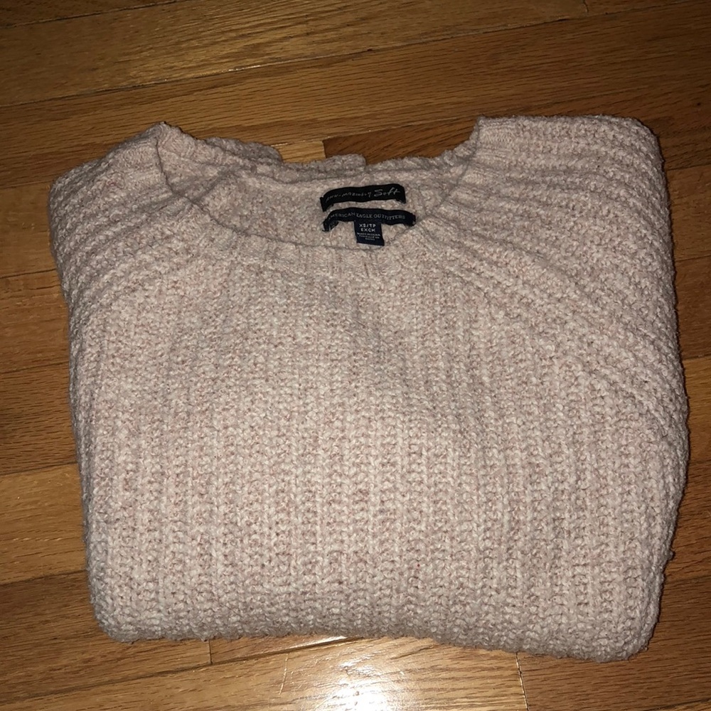 American Eagle Off pink cozy sweater